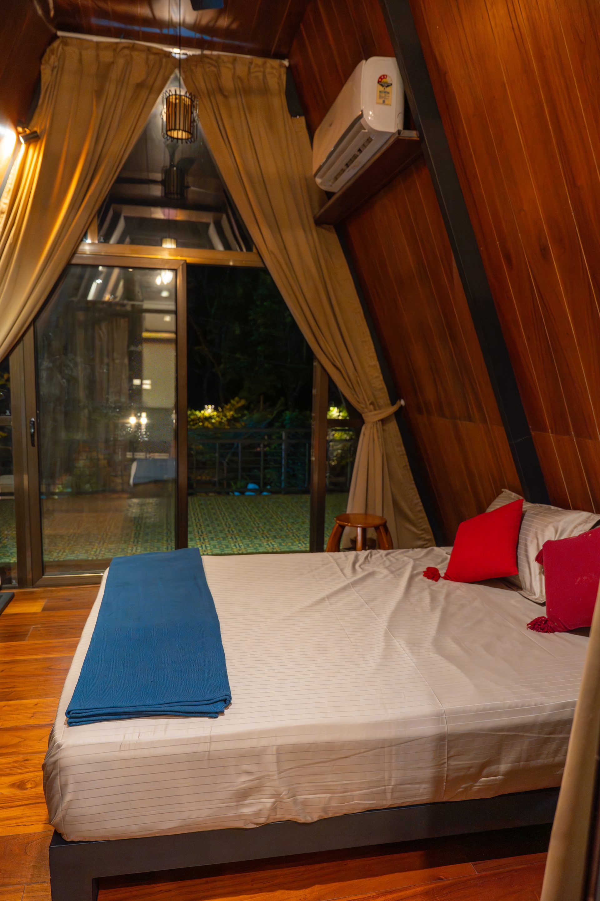 Lux Villa gallery image 15